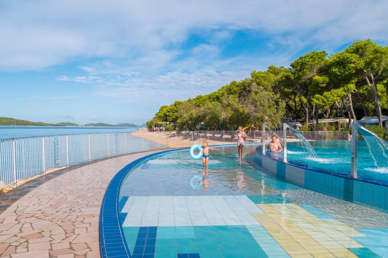 شيبينيك Mobile Homes Solaris Vacanceselect المظهر الخارجي الصورة